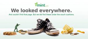 Alte, kaputte Turnschuhe, ein Plastiksoldat, ein zerbrochener Keks, Kronkorken, eine alte Salzstange, einige Münzen und ein zerknülltes Stück Papier. Dies alles wurde unterm Sofa gefunden, aber nicht die 404-Fehlerseite.